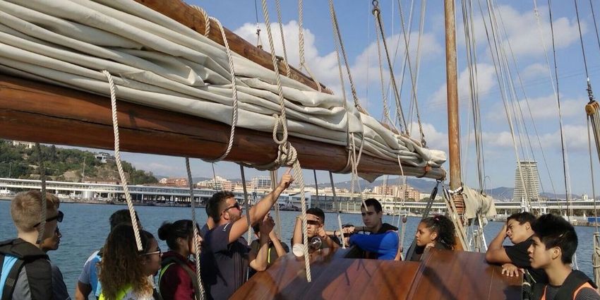 Navega a bord d’un veler tradicional